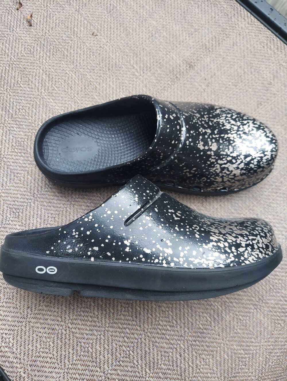 OOFAS CLOGS - Picture 3 of 6